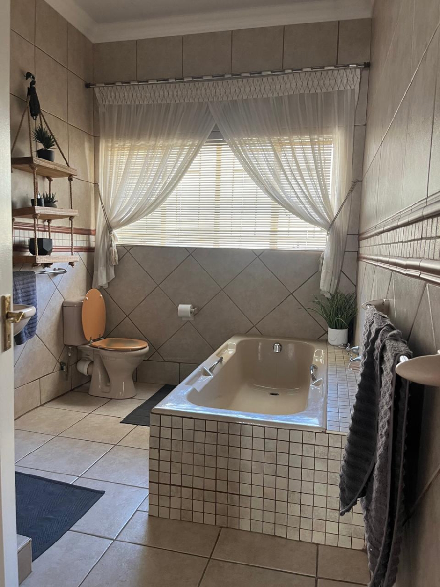 To Let 4 Bedroom Property for Rent in St Helena Free State
